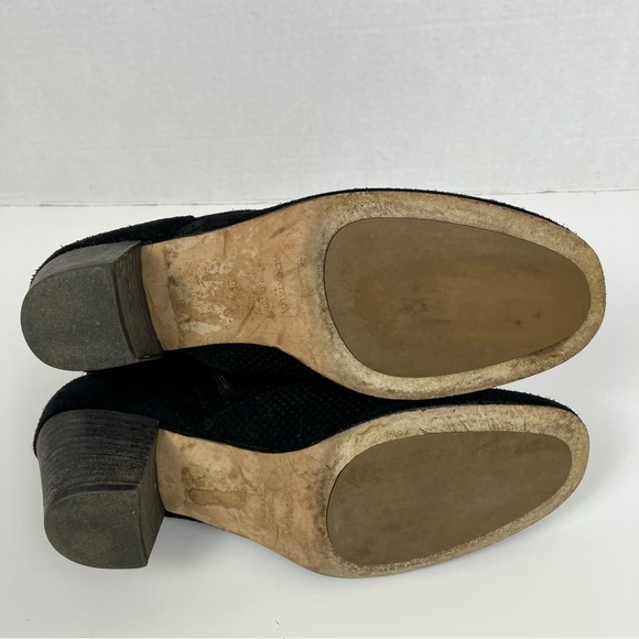 Aquatalia France Perforated Suede Ankle Booties Heeled Black Ankle Zip Sz 9.5 - Picture 12 of 16